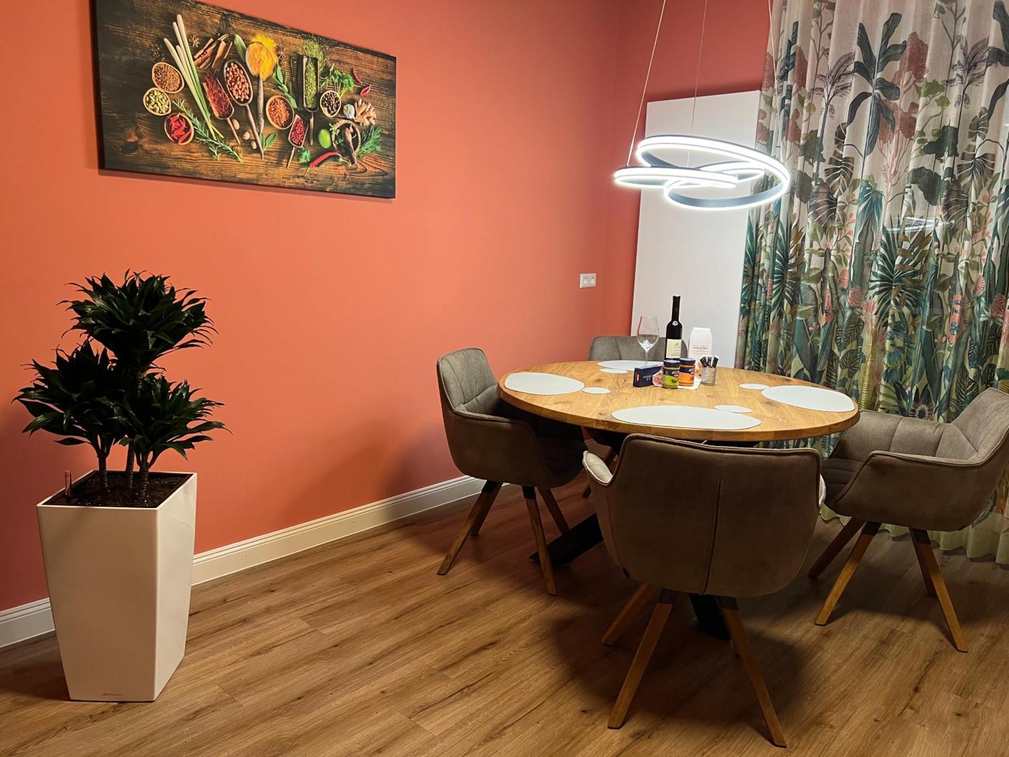 Apartment Citydreams Mit Altbauflair Die Premiumunterkunft In Loerrach Bei Basel